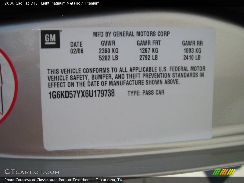 Light Platinum Metallic / Titanium 2006 Cadillac DTS