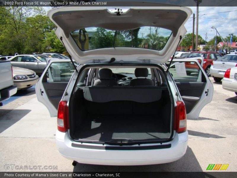 Cloud 9 White / Dark Charcoal 2002 Ford Focus SE Wagon