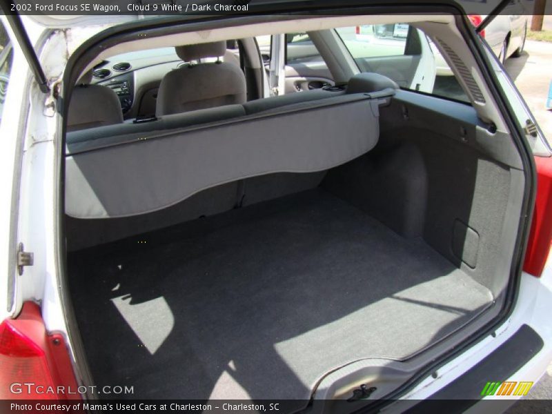 Cloud 9 White / Dark Charcoal 2002 Ford Focus SE Wagon
