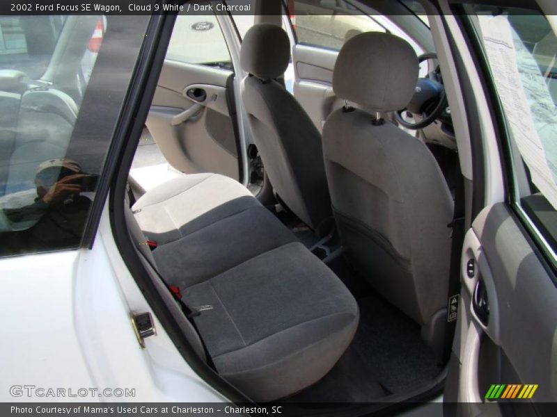 Cloud 9 White / Dark Charcoal 2002 Ford Focus SE Wagon