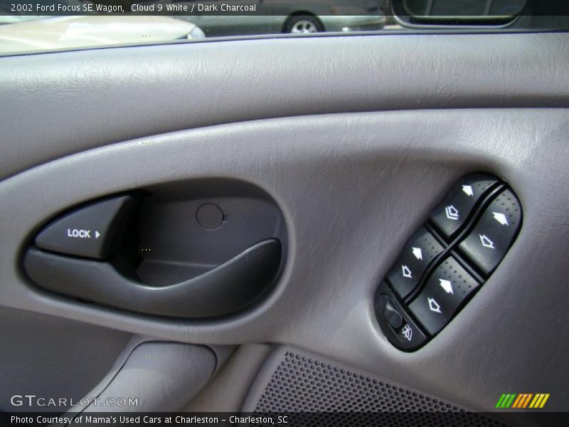 Cloud 9 White / Dark Charcoal 2002 Ford Focus SE Wagon