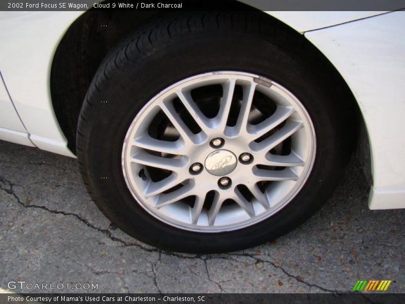 Cloud 9 White / Dark Charcoal 2002 Ford Focus SE Wagon
