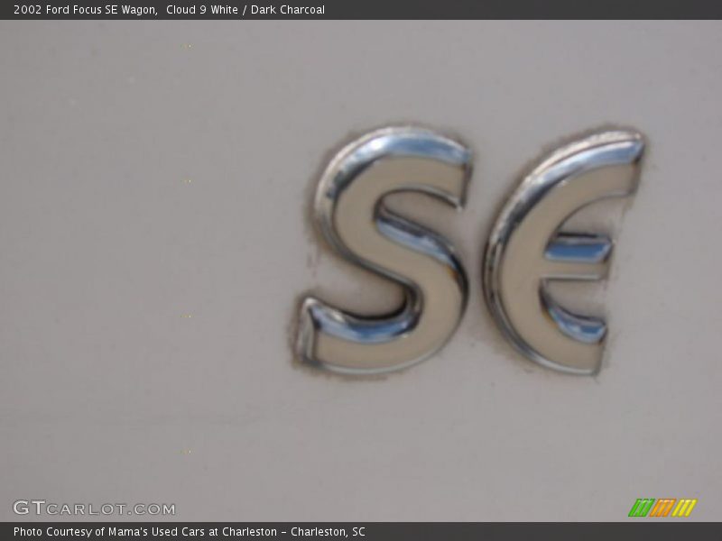 Cloud 9 White / Dark Charcoal 2002 Ford Focus SE Wagon