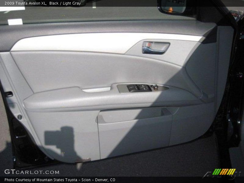 Black / Light Gray 2009 Toyota Avalon XL