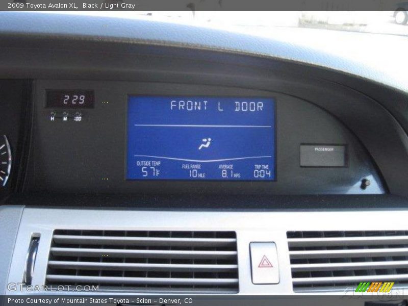 Black / Light Gray 2009 Toyota Avalon XL
