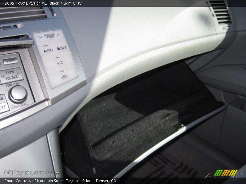 Black / Light Gray 2009 Toyota Avalon XL