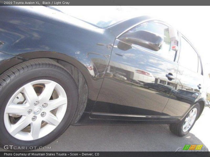 Black / Light Gray 2009 Toyota Avalon XL