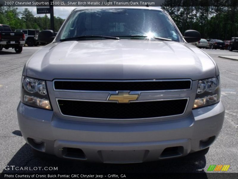 Silver Birch Metallic / Light Titanium/Dark Titanium 2007 Chevrolet Suburban 1500 LS