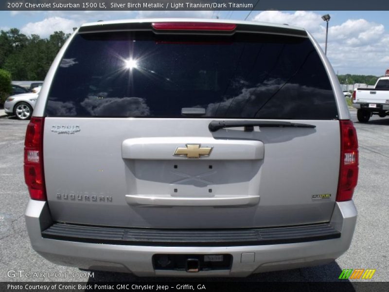 Silver Birch Metallic / Light Titanium/Dark Titanium 2007 Chevrolet Suburban 1500 LS