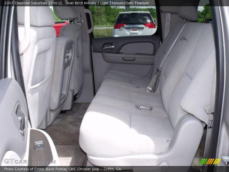 Silver Birch Metallic / Light Titanium/Dark Titanium 2007 Chevrolet Suburban 1500 LS