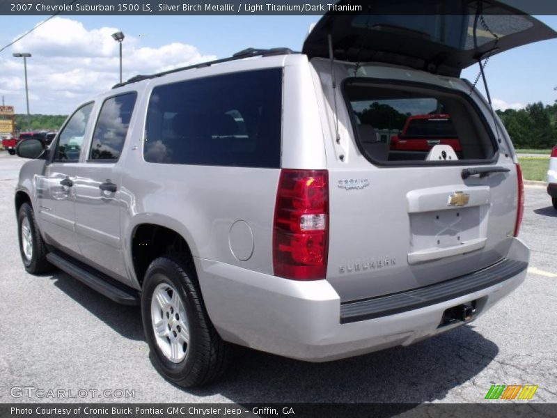 Silver Birch Metallic / Light Titanium/Dark Titanium 2007 Chevrolet Suburban 1500 LS