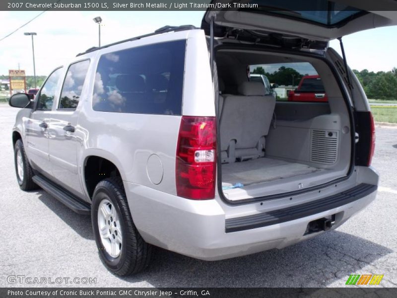 Silver Birch Metallic / Light Titanium/Dark Titanium 2007 Chevrolet Suburban 1500 LS