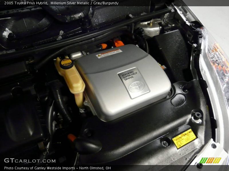 Millenium Silver Metallic / Gray/Burgundy 2005 Toyota Prius Hybrid