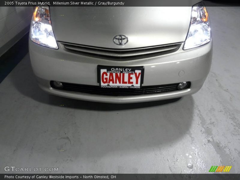 Millenium Silver Metallic / Gray/Burgundy 2005 Toyota Prius Hybrid