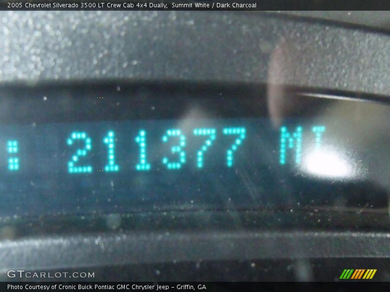 Summit White / Dark Charcoal 2005 Chevrolet Silverado 3500 LT Crew Cab 4x4 Dually