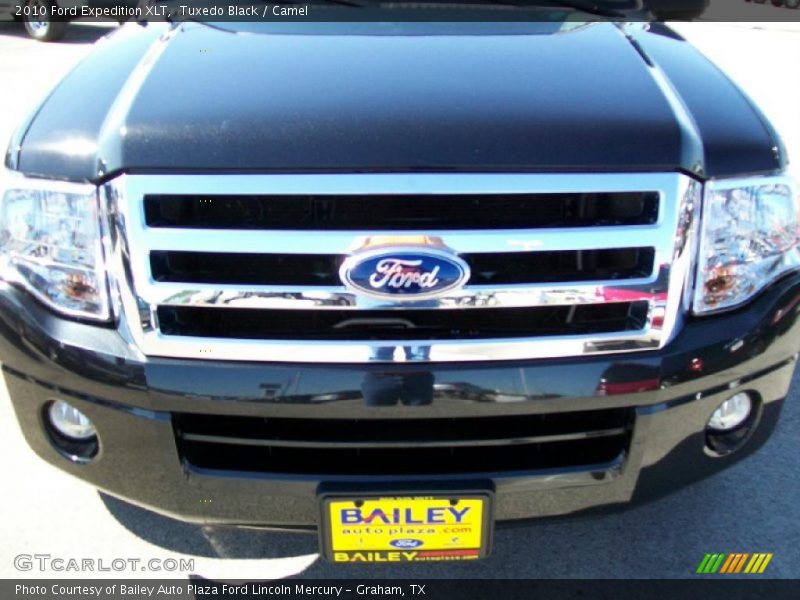 Tuxedo Black / Camel 2010 Ford Expedition XLT