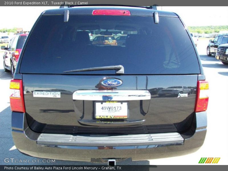 Tuxedo Black / Camel 2010 Ford Expedition XLT