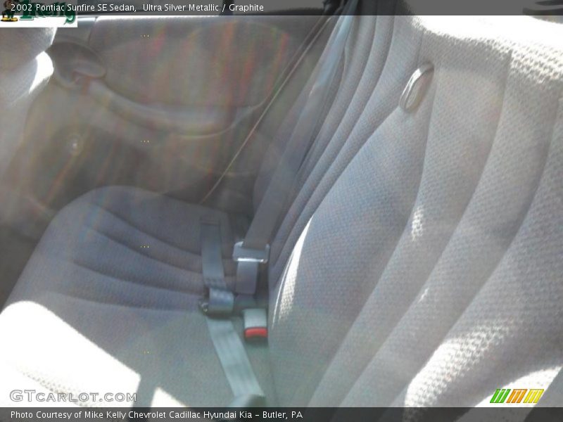 Ultra Silver Metallic / Graphite 2002 Pontiac Sunfire SE Sedan