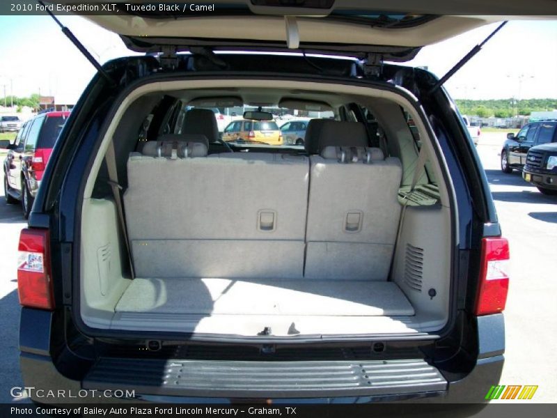 Tuxedo Black / Camel 2010 Ford Expedition XLT