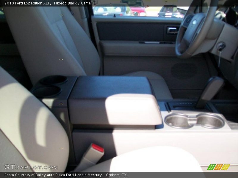 Tuxedo Black / Camel 2010 Ford Expedition XLT