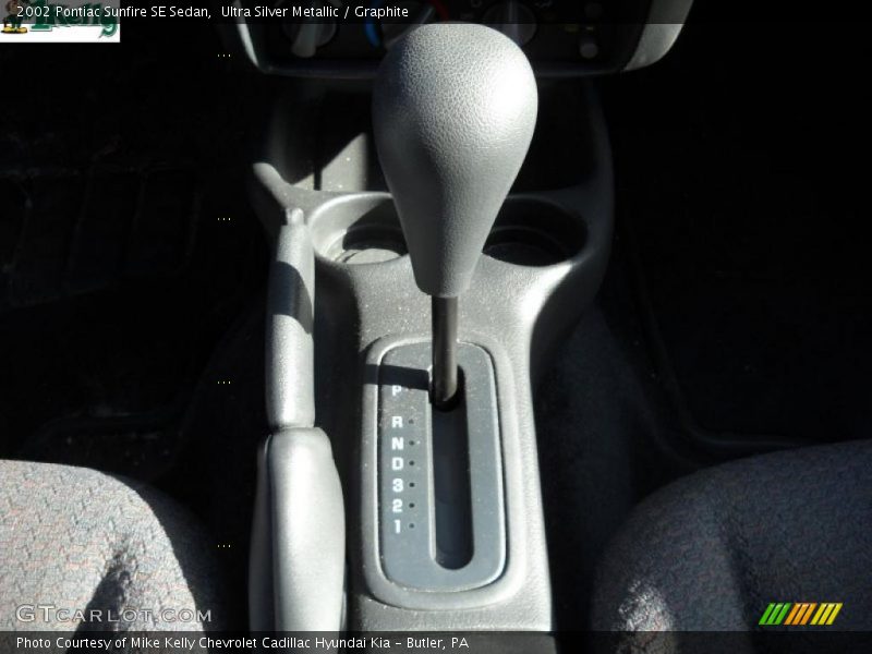 Ultra Silver Metallic / Graphite 2002 Pontiac Sunfire SE Sedan