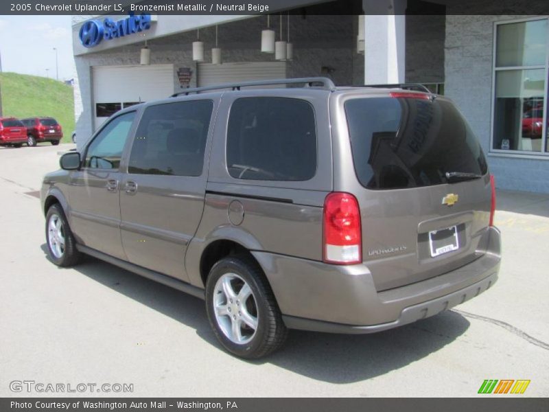 Bronzemist Metallic / Neutral Beige 2005 Chevrolet Uplander LS