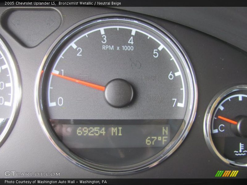Bronzemist Metallic / Neutral Beige 2005 Chevrolet Uplander LS