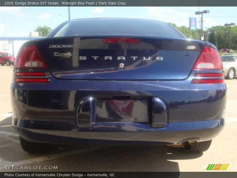 Midnight Blue Pearl / Dark Slate Gray 2005 Dodge Stratus SXT Sedan