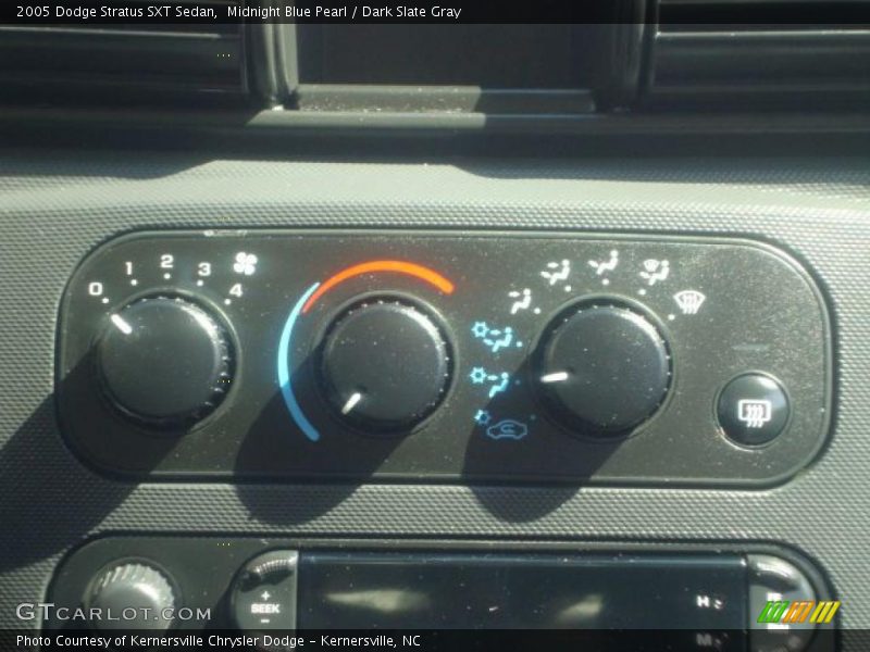 Midnight Blue Pearl / Dark Slate Gray 2005 Dodge Stratus SXT Sedan