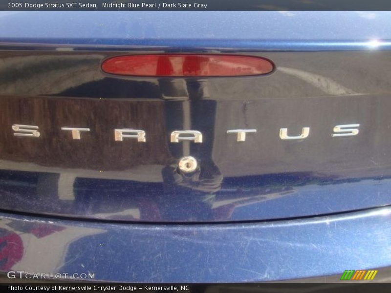 Midnight Blue Pearl / Dark Slate Gray 2005 Dodge Stratus SXT Sedan