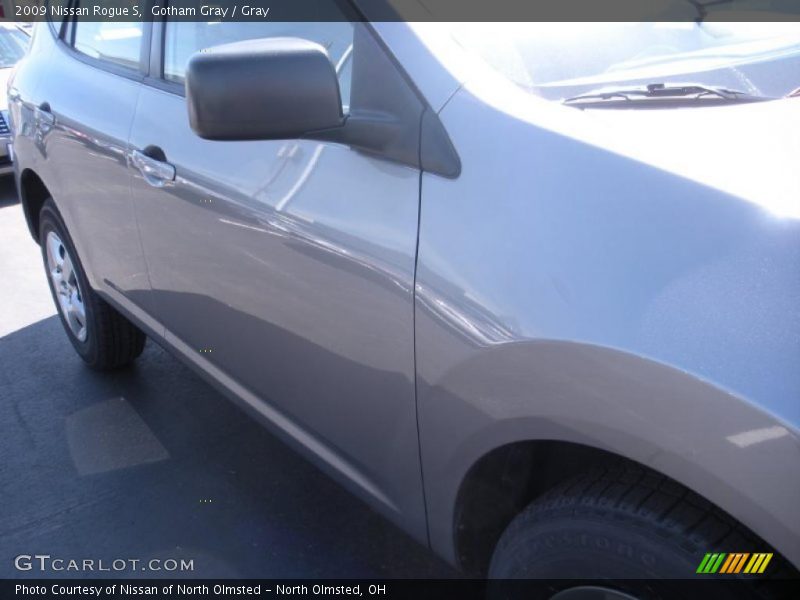 Gotham Gray / Gray 2009 Nissan Rogue S