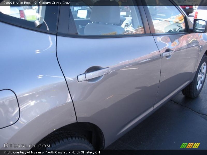 Gotham Gray / Gray 2009 Nissan Rogue S