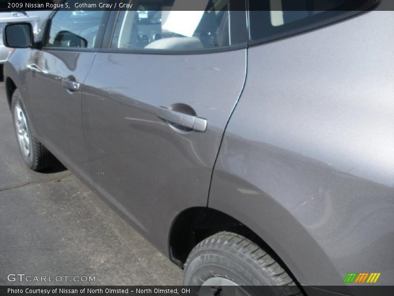 Gotham Gray / Gray 2009 Nissan Rogue S