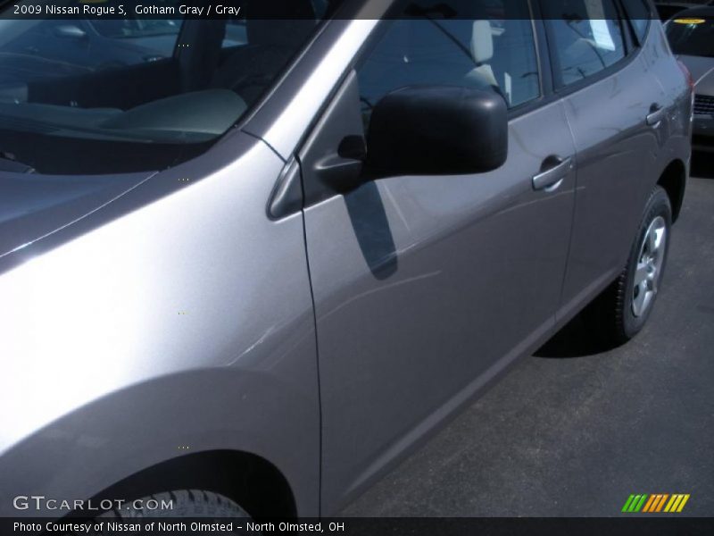 Gotham Gray / Gray 2009 Nissan Rogue S