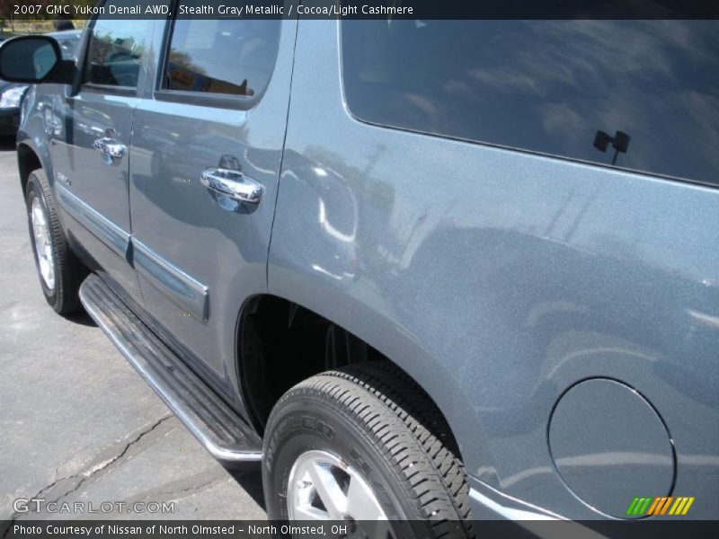 Stealth Gray Metallic / Cocoa/Light Cashmere 2007 GMC Yukon Denali AWD