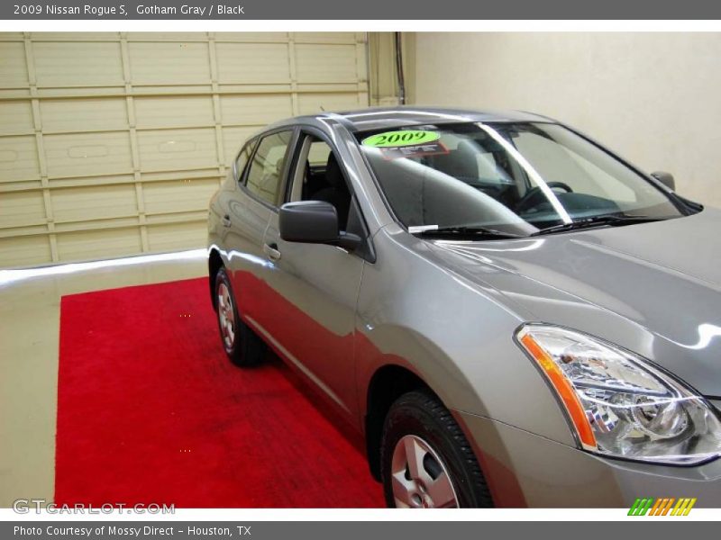 Gotham Gray / Black 2009 Nissan Rogue S