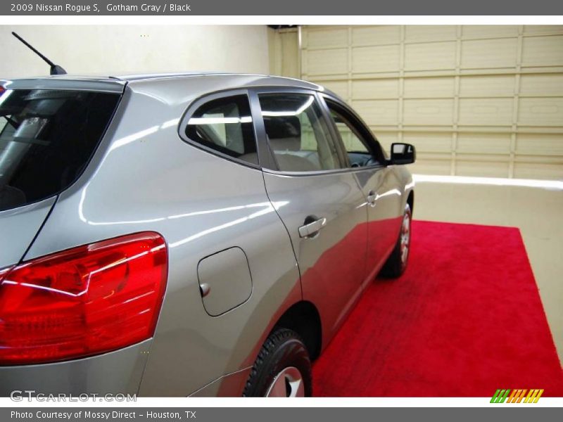 Gotham Gray / Black 2009 Nissan Rogue S