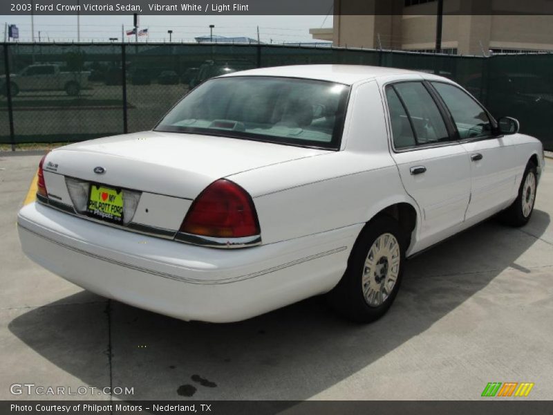 Vibrant White / Light Flint 2003 Ford Crown Victoria Sedan