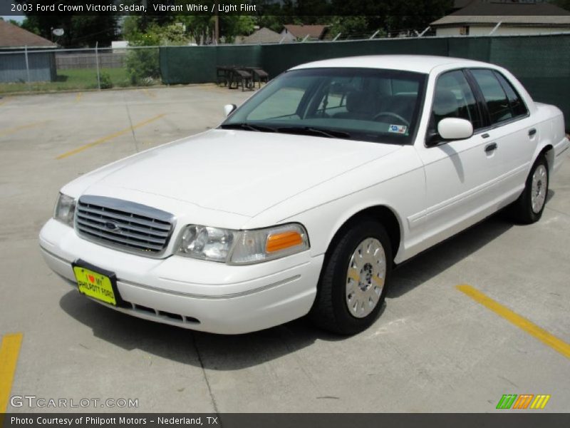 Vibrant White / Light Flint 2003 Ford Crown Victoria Sedan
