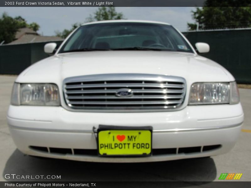 Vibrant White / Light Flint 2003 Ford Crown Victoria Sedan