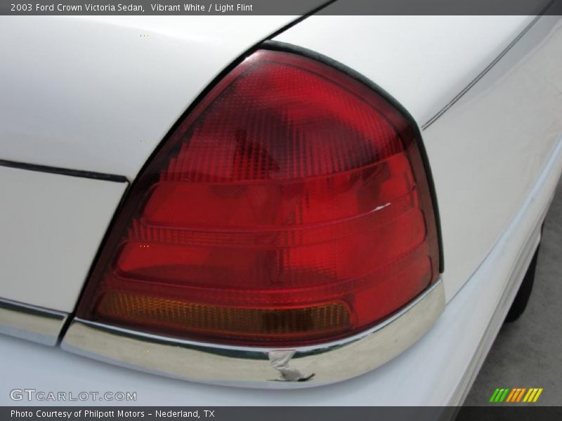 Vibrant White / Light Flint 2003 Ford Crown Victoria Sedan