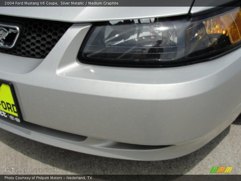 Silver Metallic / Medium Graphite 2004 Ford Mustang V6 Coupe