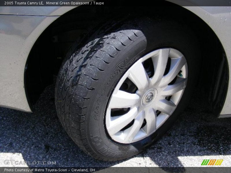 Mineral Green Opalescent / Taupe 2005 Toyota Camry LE