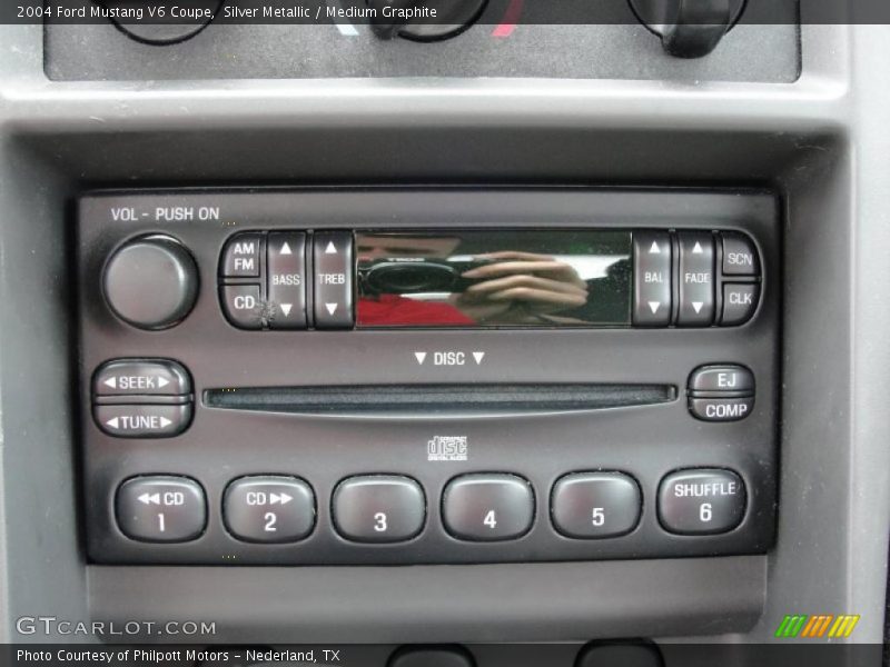 Silver Metallic / Medium Graphite 2004 Ford Mustang V6 Coupe