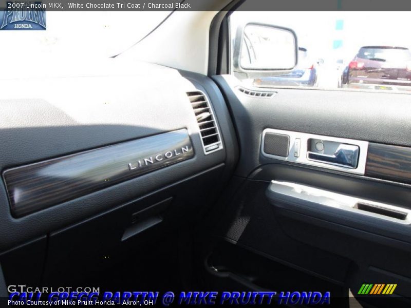 White Chocolate Tri Coat / Charcoal Black 2007 Lincoln MKX