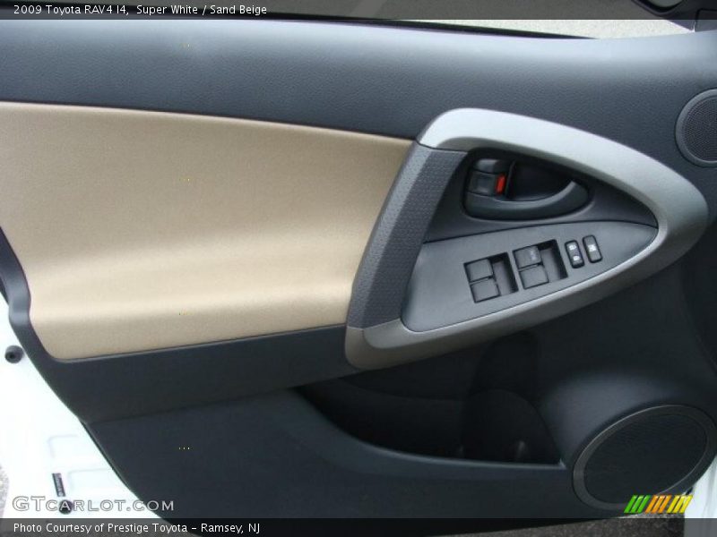 Super White / Sand Beige 2009 Toyota RAV4 I4