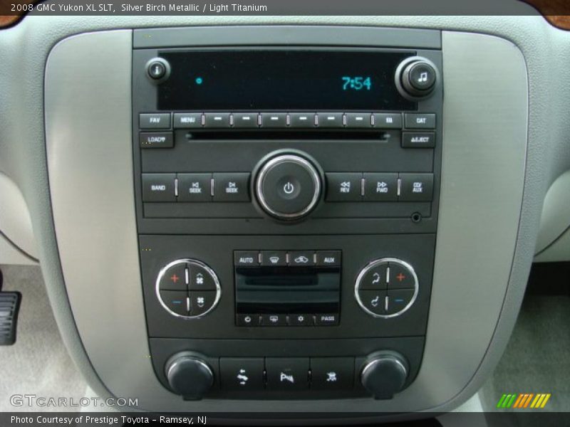 Silver Birch Metallic / Light Titanium 2008 GMC Yukon XL SLT