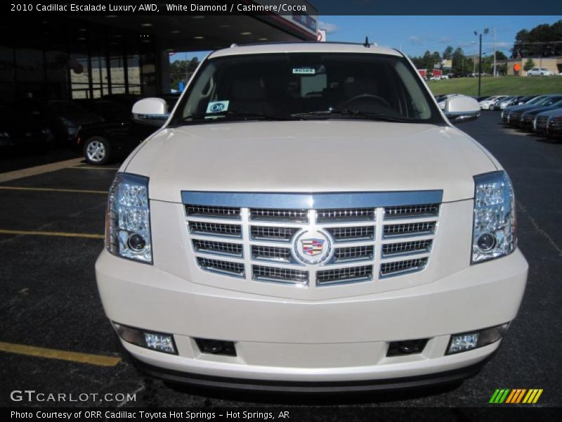 White Diamond / Cashmere/Cocoa 2010 Cadillac Escalade Luxury AWD