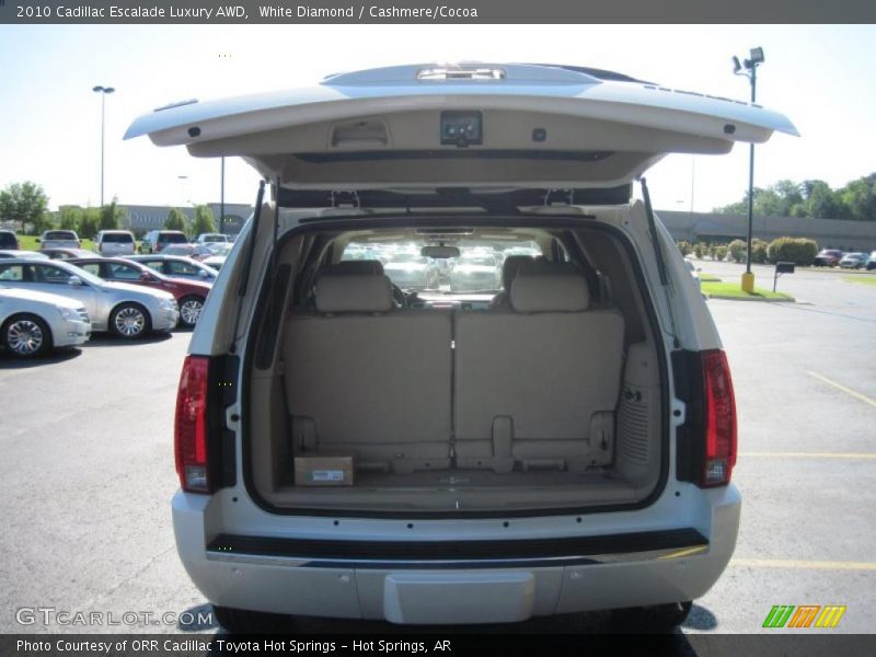 White Diamond / Cashmere/Cocoa 2010 Cadillac Escalade Luxury AWD