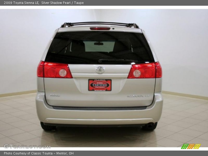 Silver Shadow Pearl / Taupe 2009 Toyota Sienna LE